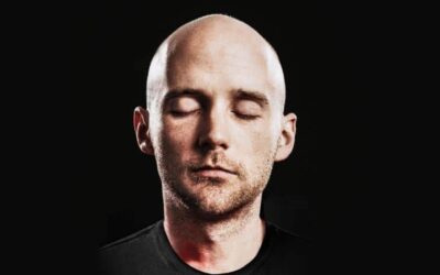 Moby lanza 4 horas de música gratuita para meditación y yoga